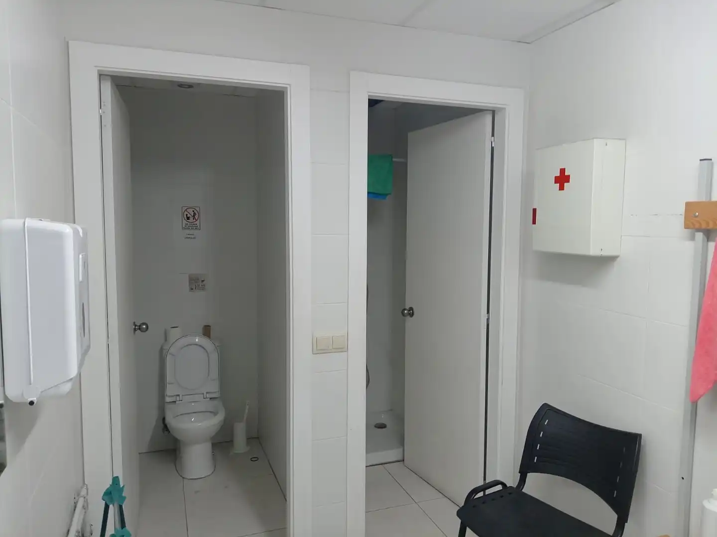 Badezimmer von Fabrikhallen zum Verkauf in Sant Vicenç de Castellet