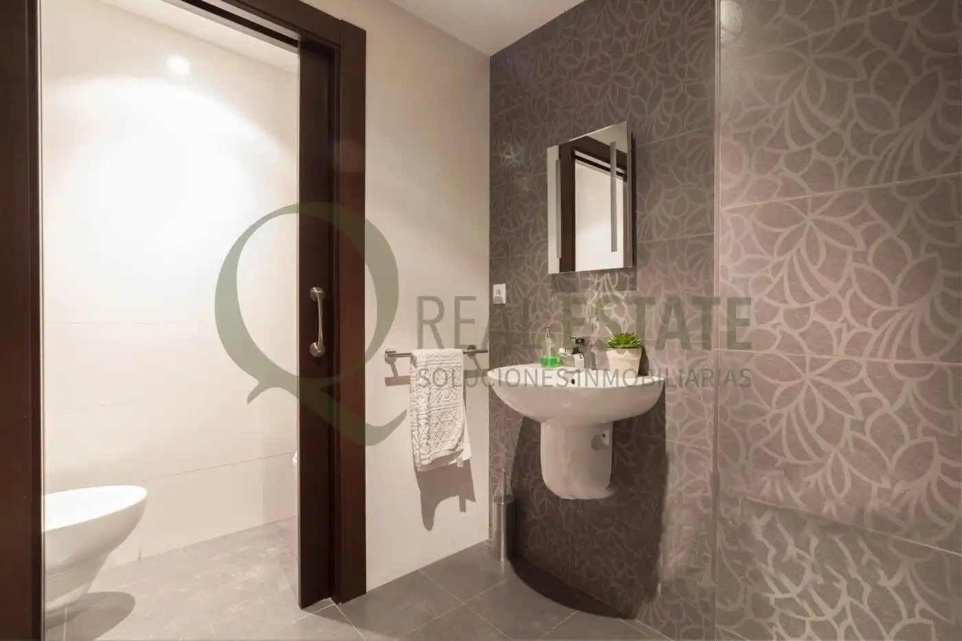 Bathroom of Flat for rent in Alicante / Alacant  with Heating, Terrace and Furnished