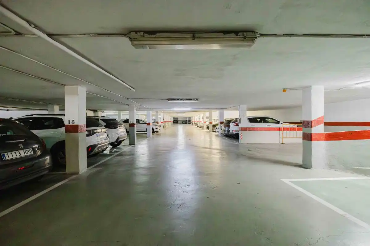 Parking of Flat for sale in Málaga  with Air Conditioner, Heating and Private garden
