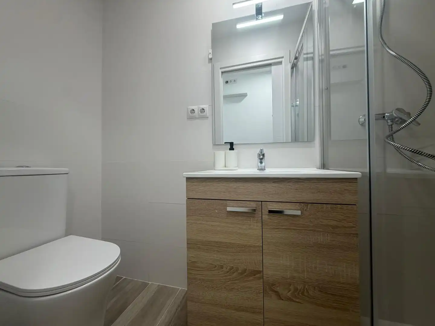 Baño de Estudio de alquiler en Fuenlabrada con Amueblado