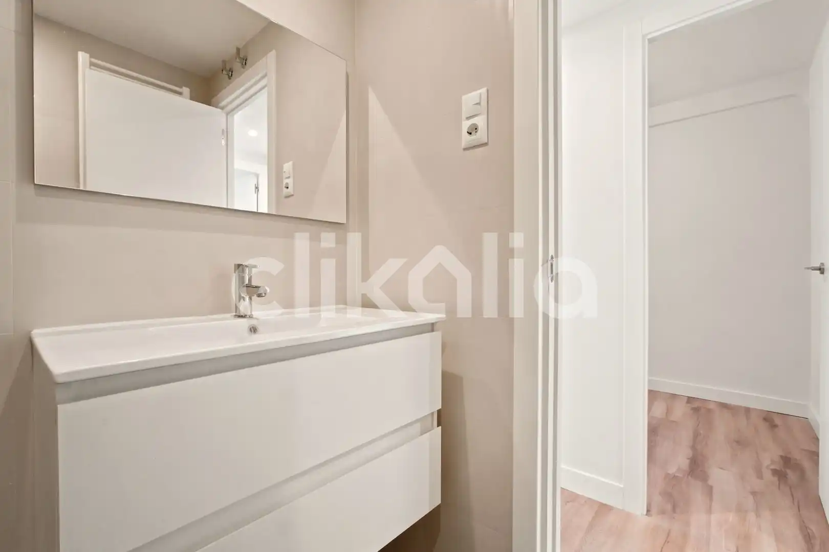 Baño de Piso de alquiler en Madrid con Calefacción y Terraza
