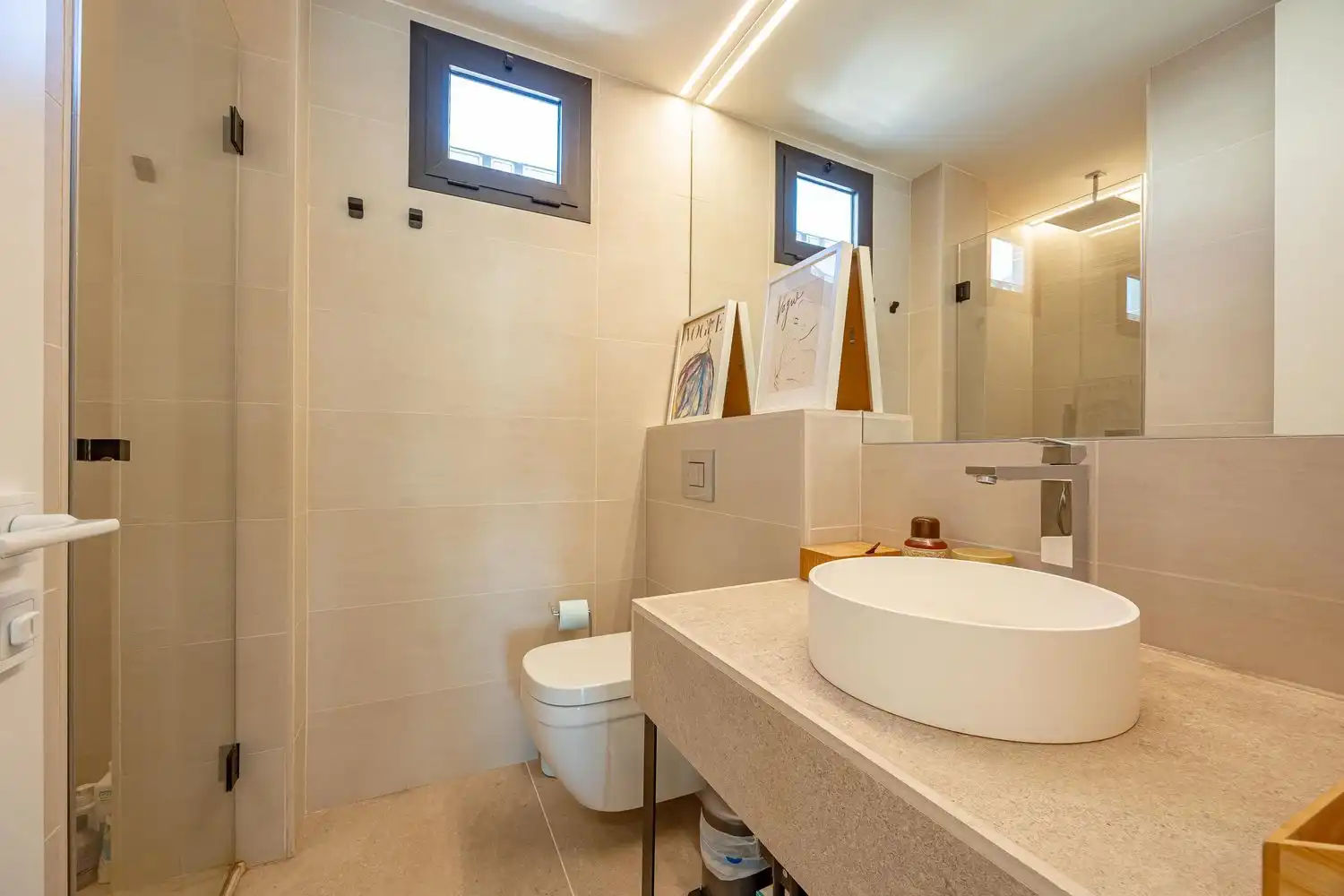 Badezimmer von Dachboden zum Verkauf in Las Palmas de Gran Canaria mit Klimaanlage, Terrasse und Möbliert