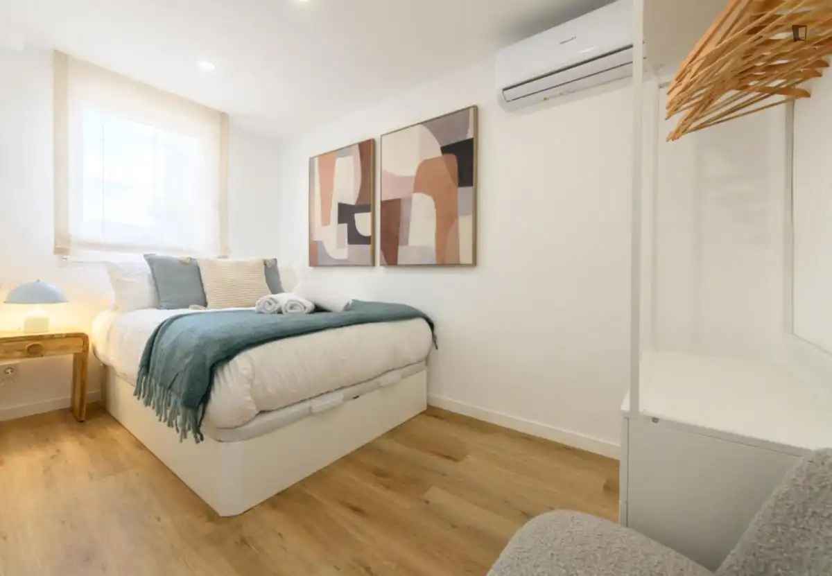 Habitación de Apartamento de alquiler en Madrid con Aire acondicionado, Calefacción y Amueblado