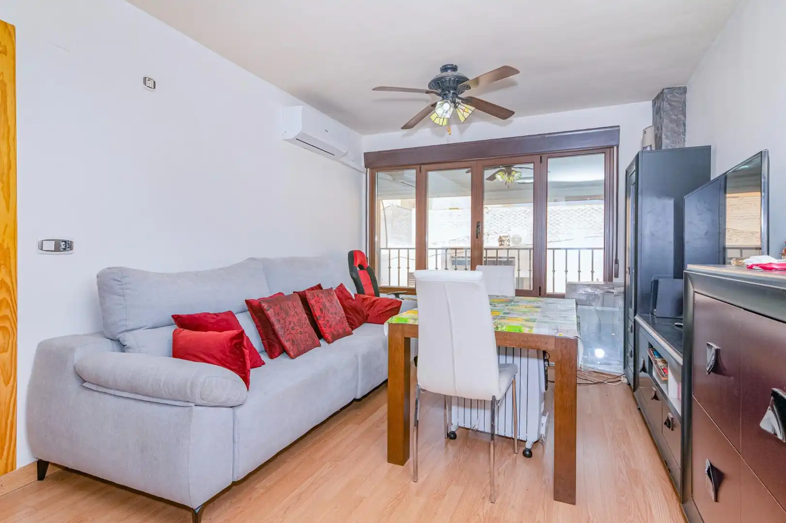 Living room of Flat for sale in La Zubia  with Air Conditioner