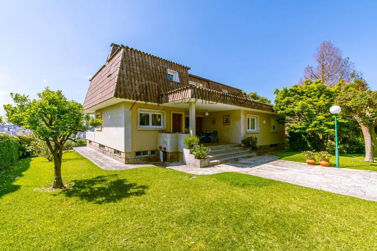 Jardín de Casa o chalet en venta en Vigo  con Calefacción, Jardín privado y Parquet