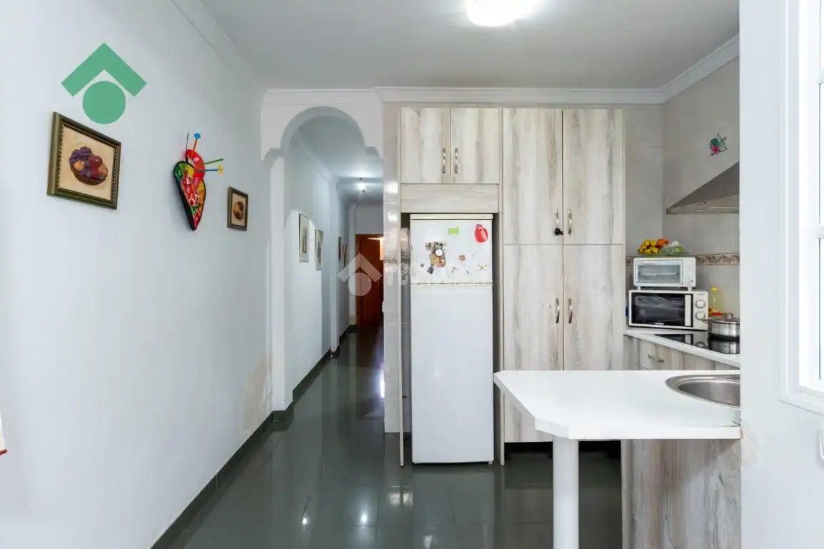 Cuina de Casa adosada en venda en Nerja amb Calefacció