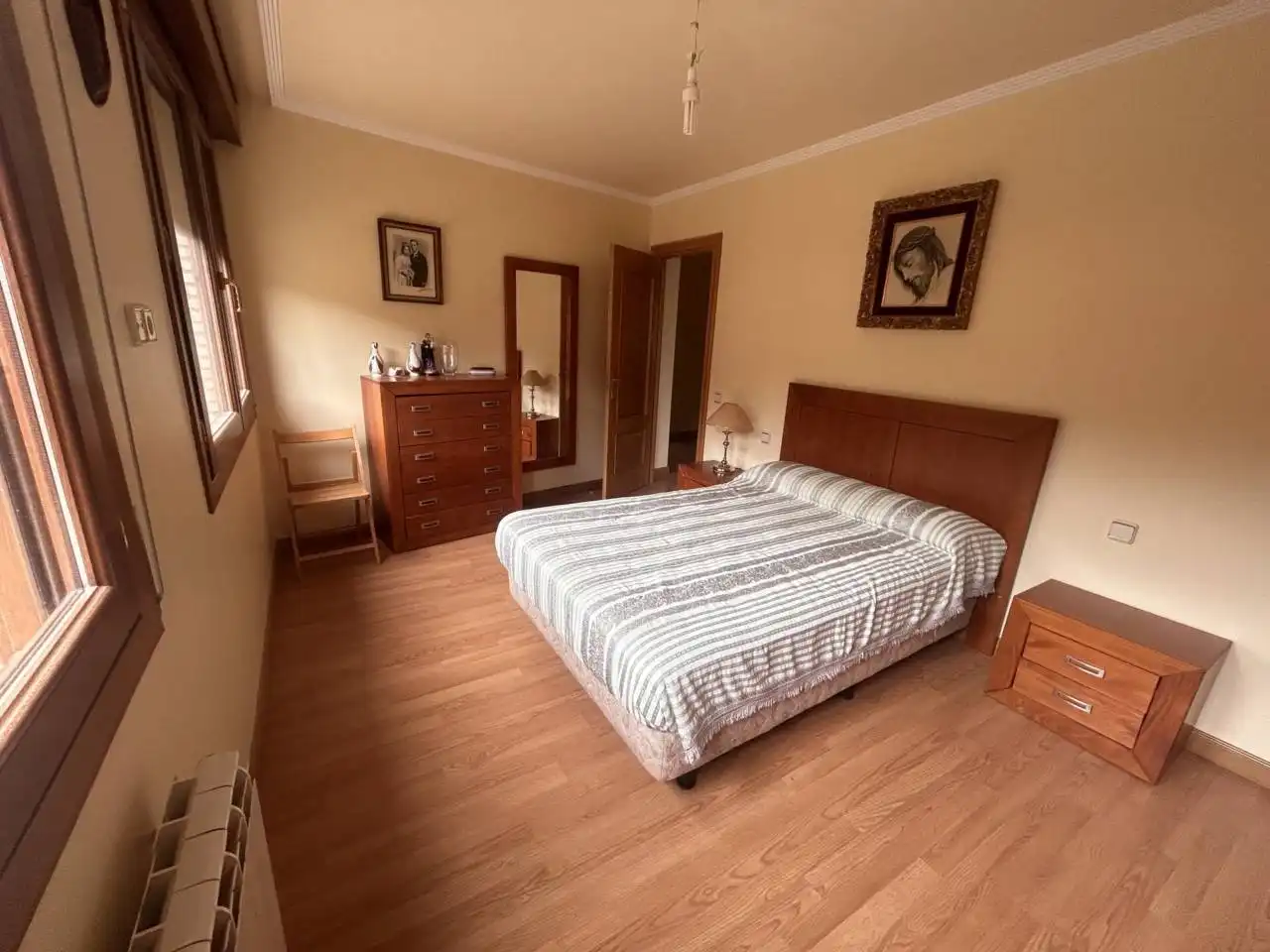 Dormitori de Casa o xalet en venda en Ledesma de la Cogolla amb Calefacció, Terrassa i Moblat