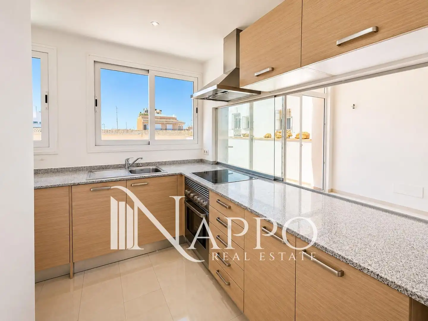 Piso con ascensor en venta en Caro, imagen 2