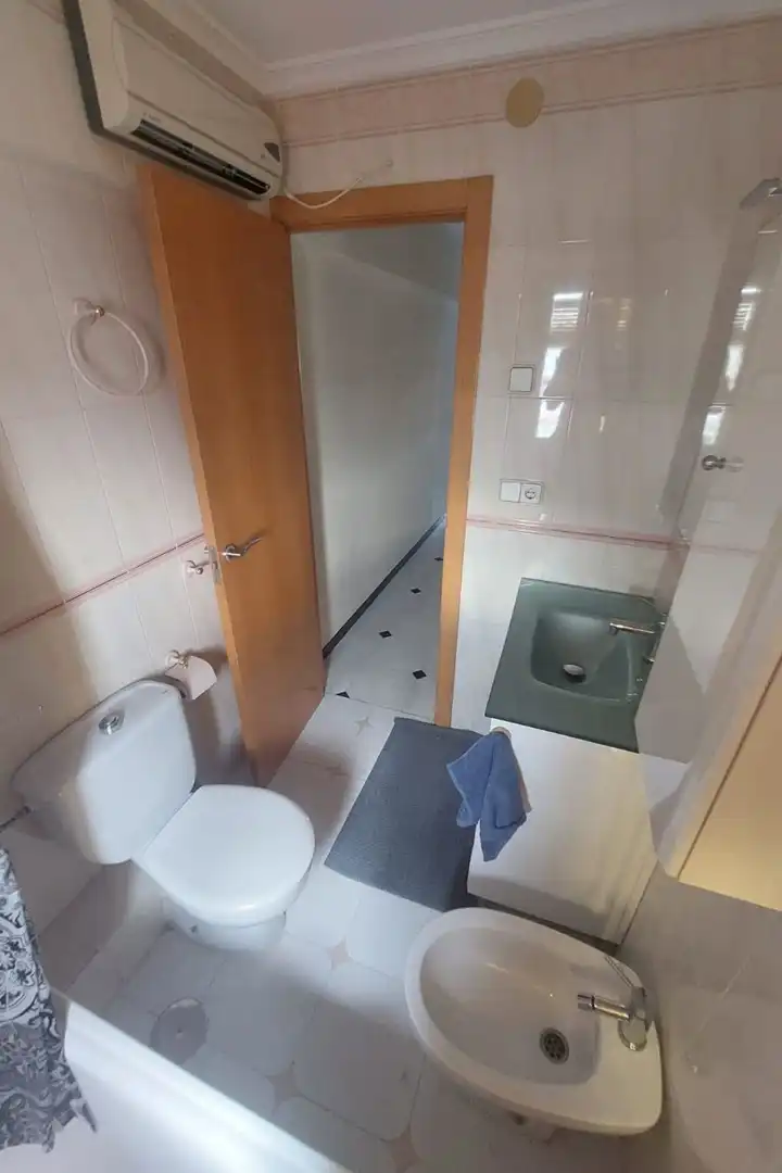 Bany de Apartament en venda en Alicante / Alacant amb Balcó