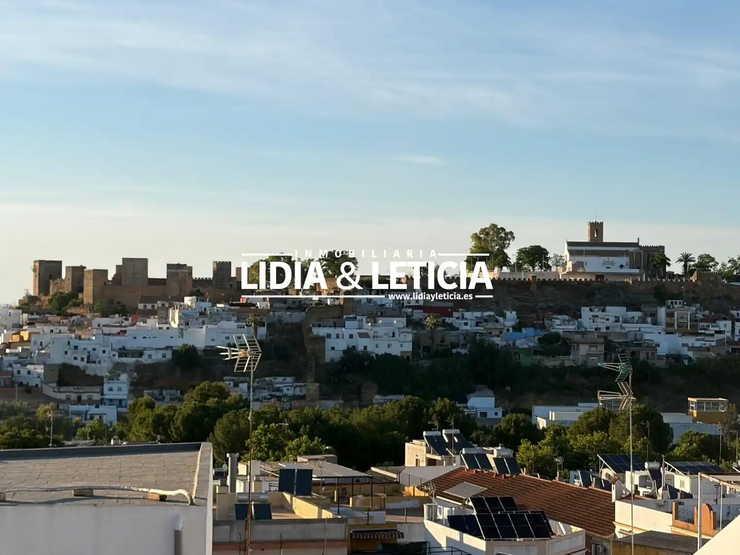 Vista exterior de Pis en venda en Alcalá de Guadaira amb Calefacció i Balcó