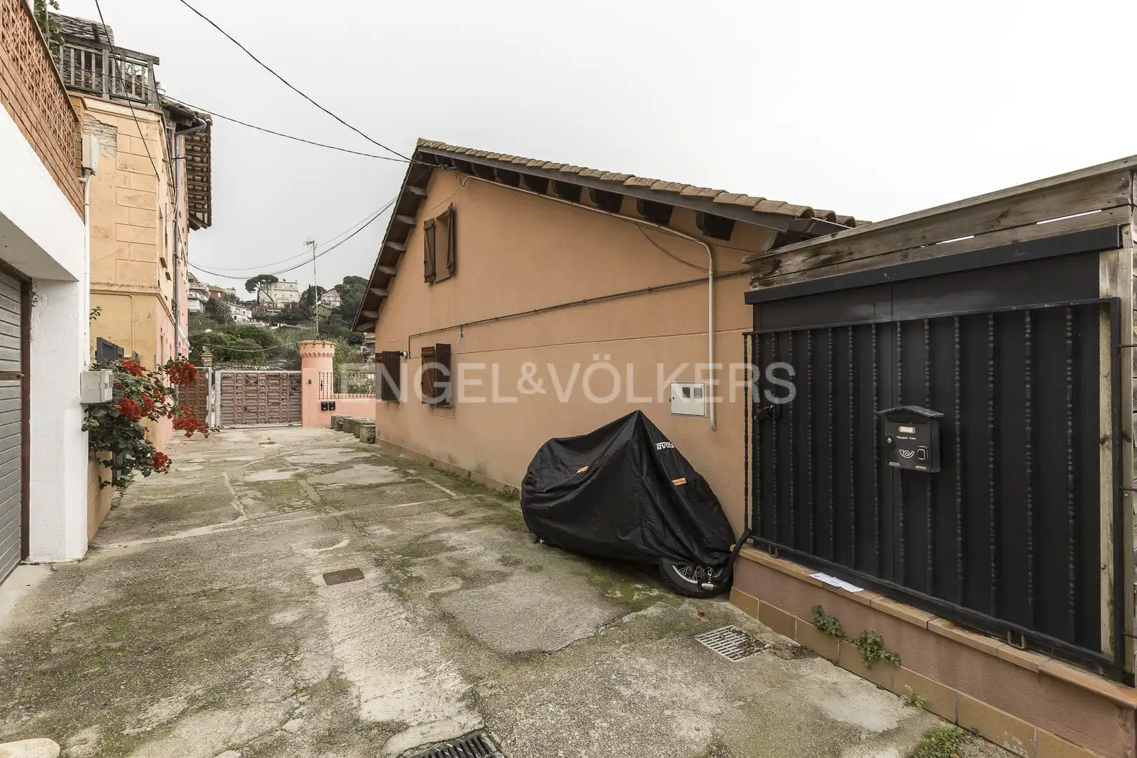 Vista exterior de Casa o chalet en venta en Barcelona con Aire acondicionado, Calefacción y Jardín privado
