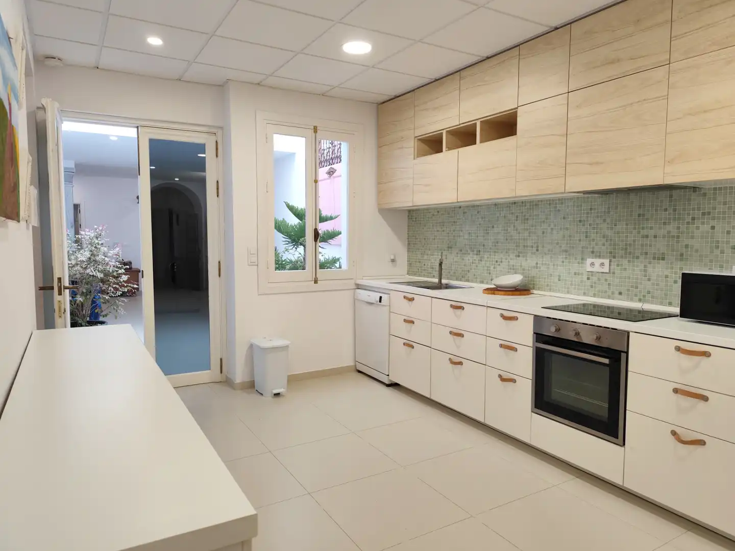Ground floor for rent in Calle Santo Domingo, Centro - Calzada - Cabo Noval