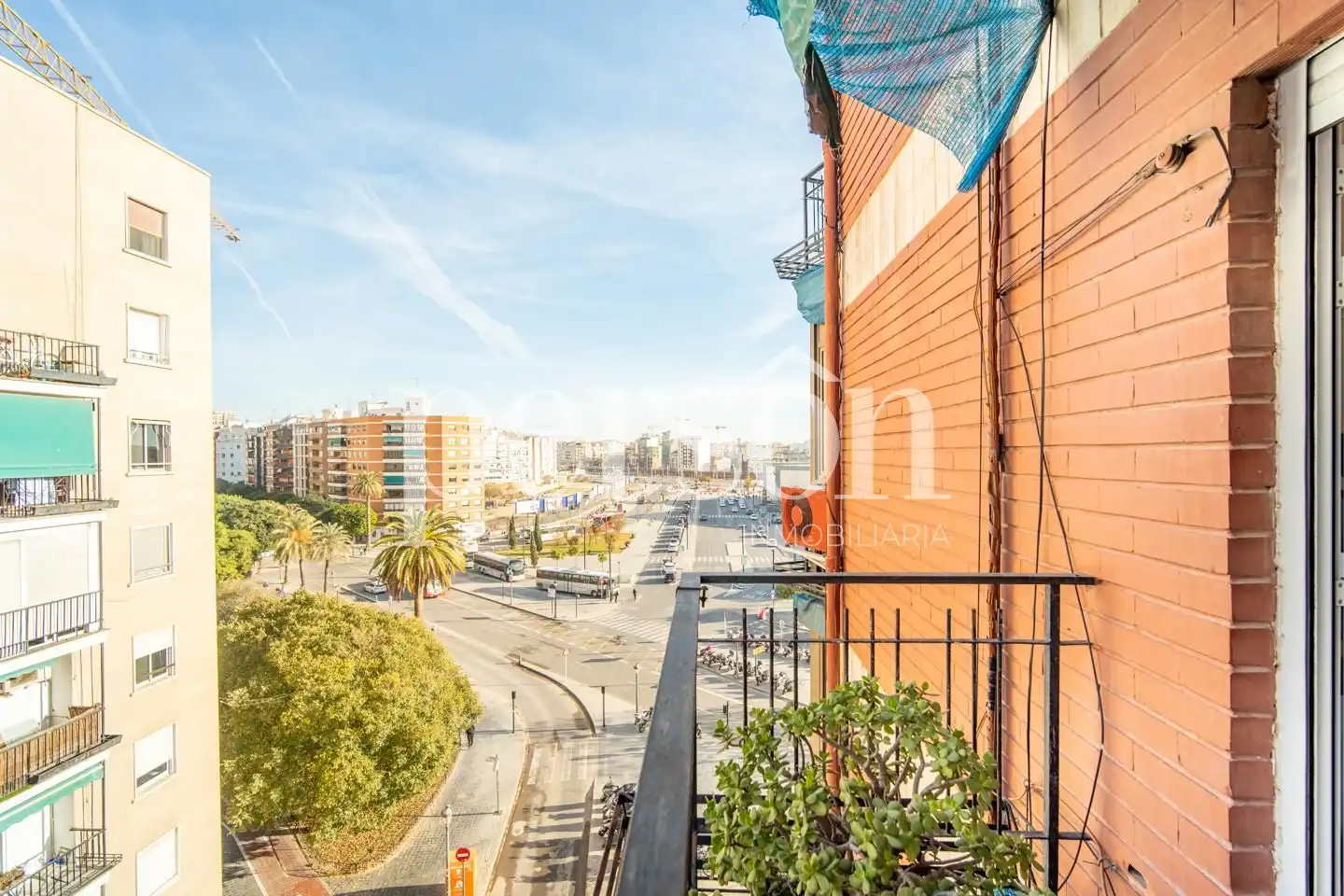 Exterior view of Flat for sale in Valencia  with Air Conditioner, Private garden and Furnished