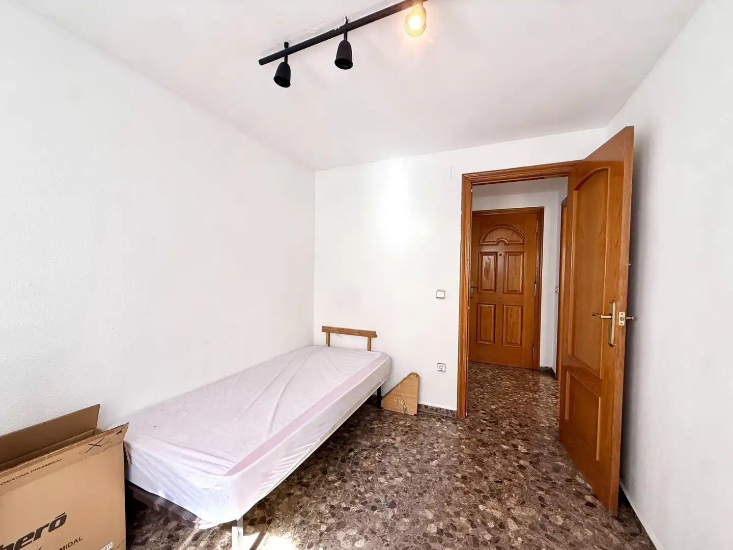 Bedroom of Flat for rent in Zona La Ermita