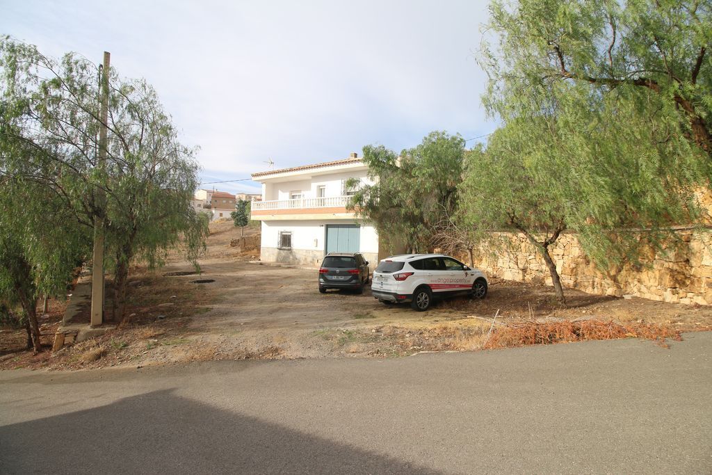 Vista exterior de Casa o xalet en venda en Taberno amb Calefacció, Terrassa i Moblat