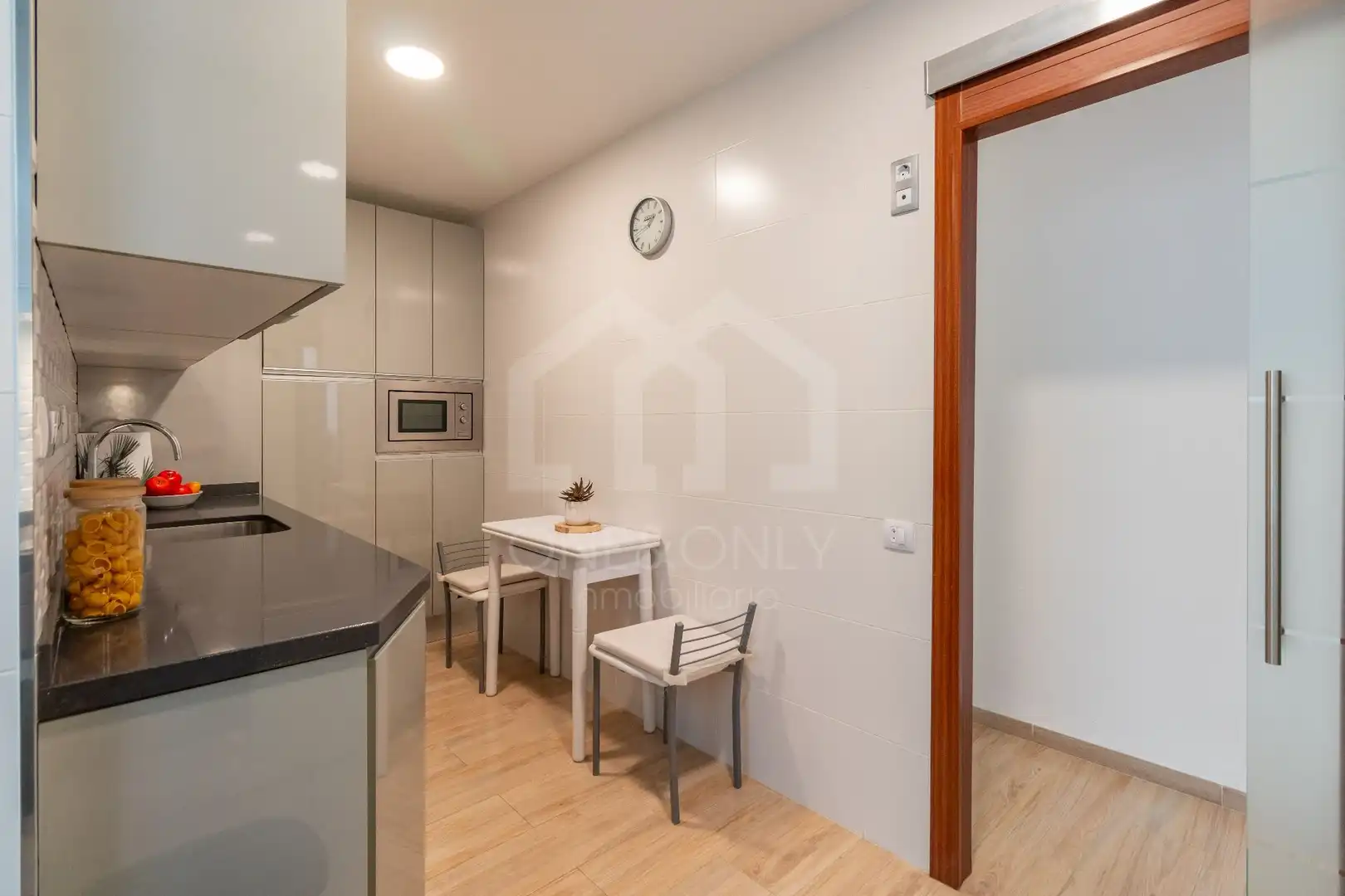 Cuina de Pis en venda en Tarragona amb Aire condicionat, Terrassa i Moblat