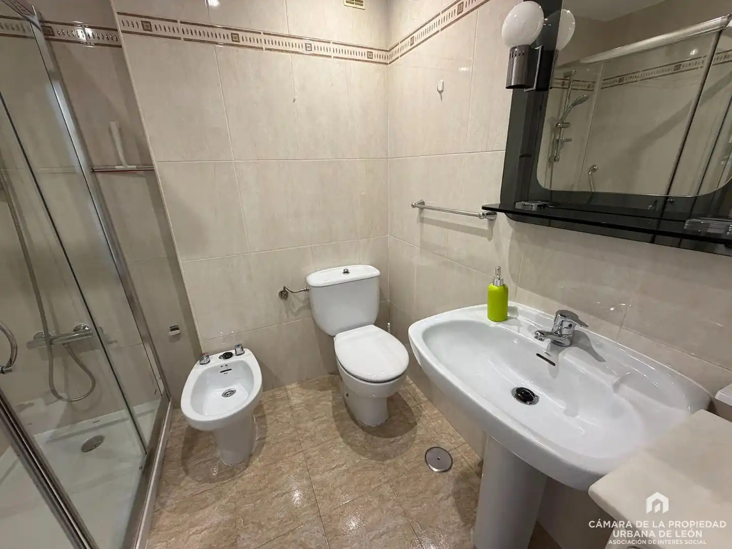 Badezimmer von Wohnung zur Miete in León Capital  mit Heizung und Möbliert