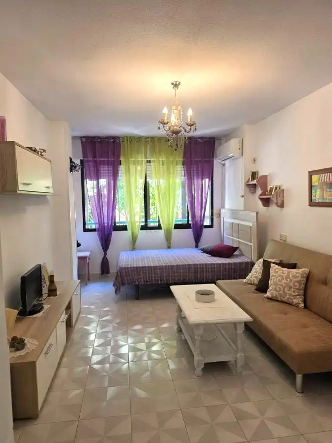 Habitación de Estudio en venta en Torremolinos con Aire acondicionado, Calefacción y Amueblado