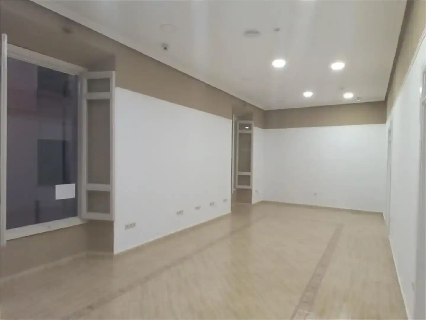 Commercial properties for rent in Marmolejo  with Air Conditioner