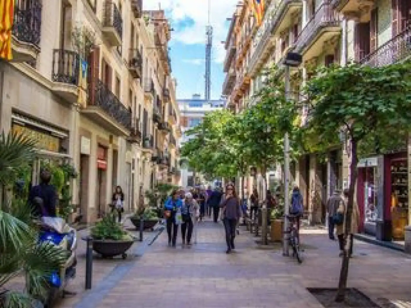 Vista exterior de Edifici en venda en Barcelona