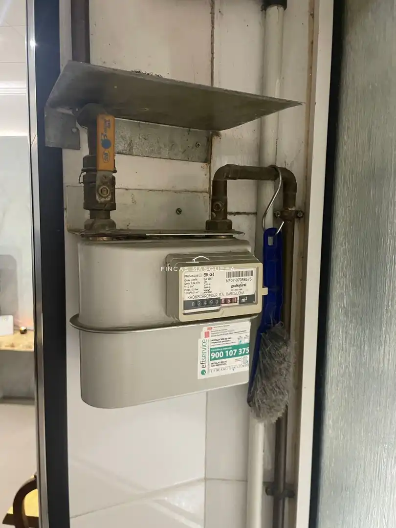 Piso en venta en L'Hospitalet de Llobregat con Aire acondicionado y Terraza