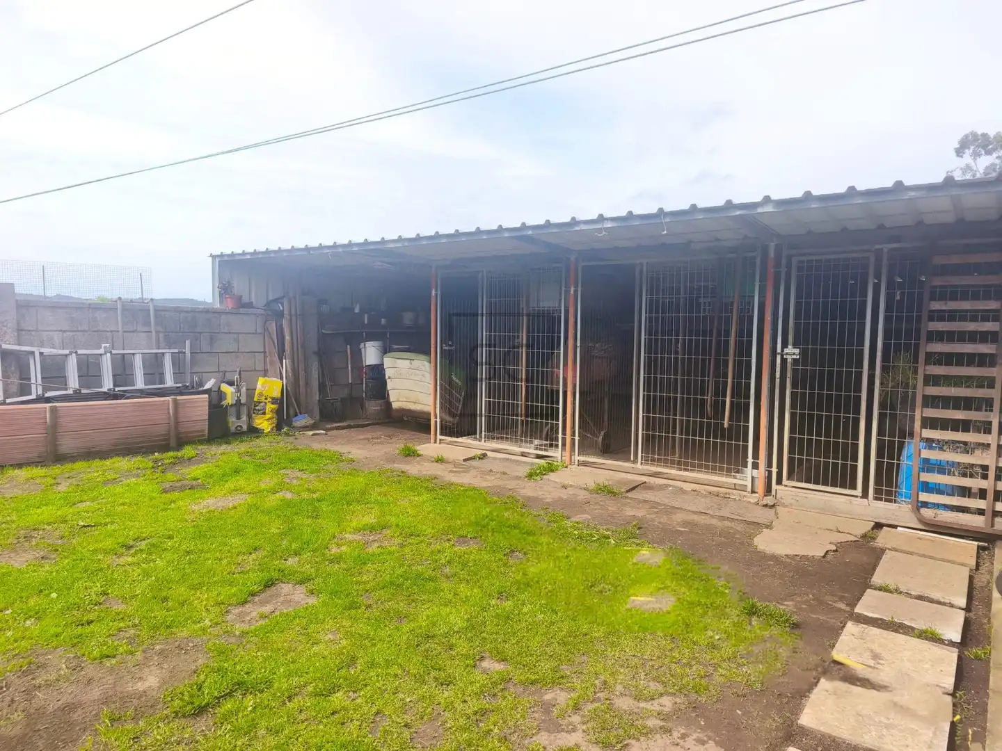 Vista exterior de Casa o xalet en venda en Monfero amb Jardí privat i Traster
