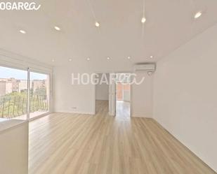 Living room of Flat for sale in Sant Adrià de Besòs  with Air Conditioner, Terrace and Balcony