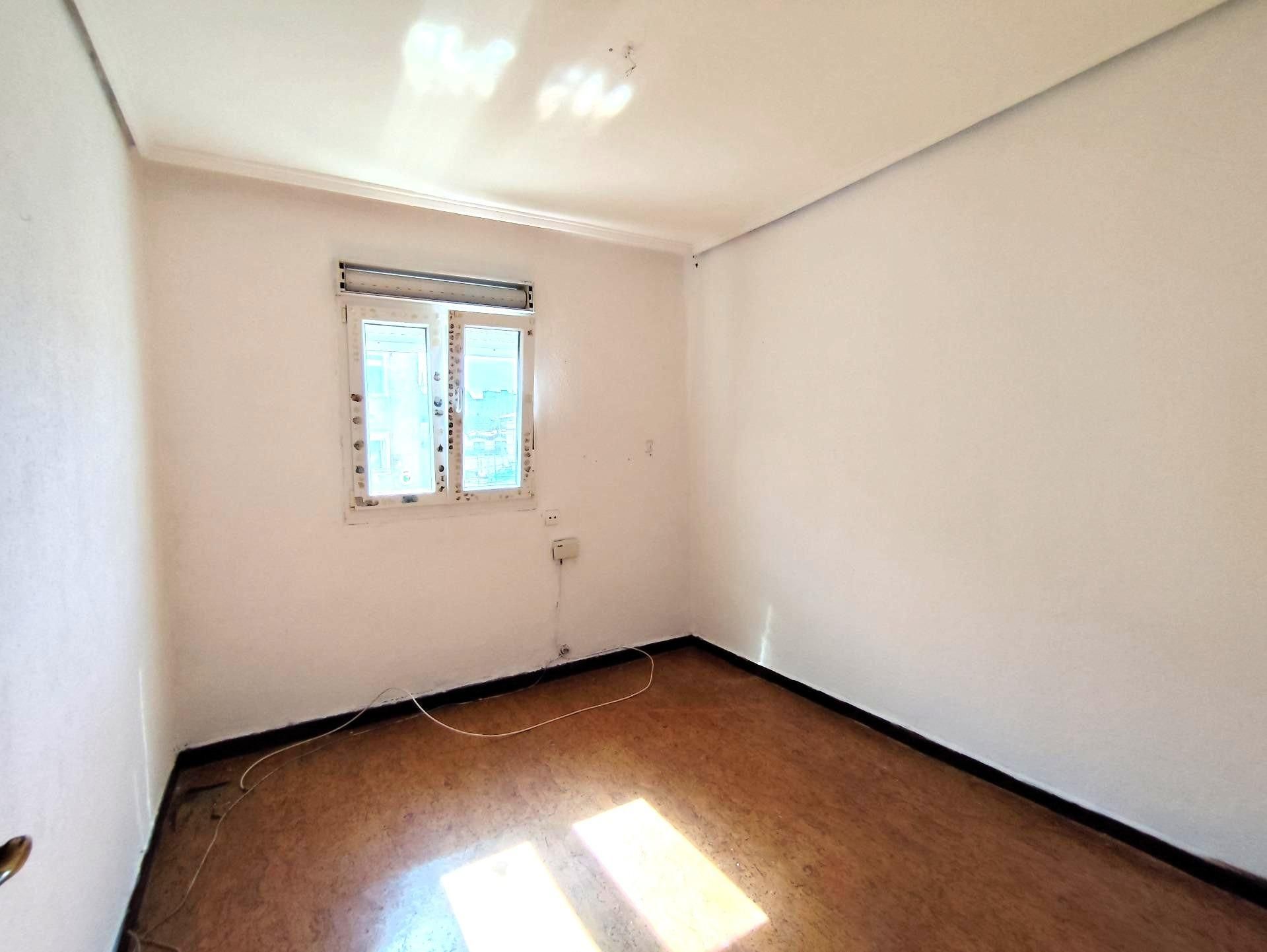 Bedroom of Flat for sale in Santander