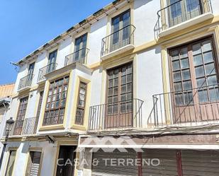 Vista exterior de Casa adosada en venda en Vélez-Málaga amb Balcó