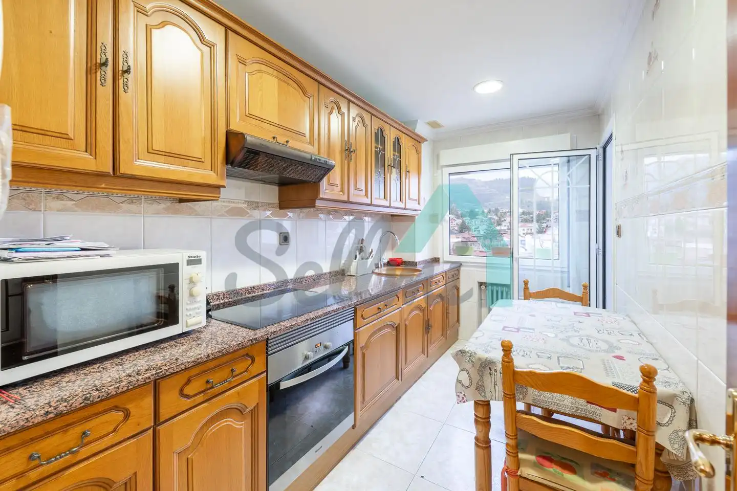 Cocina de Piso en venta en Oviedo  con Calefacción, Parquet y Terraza