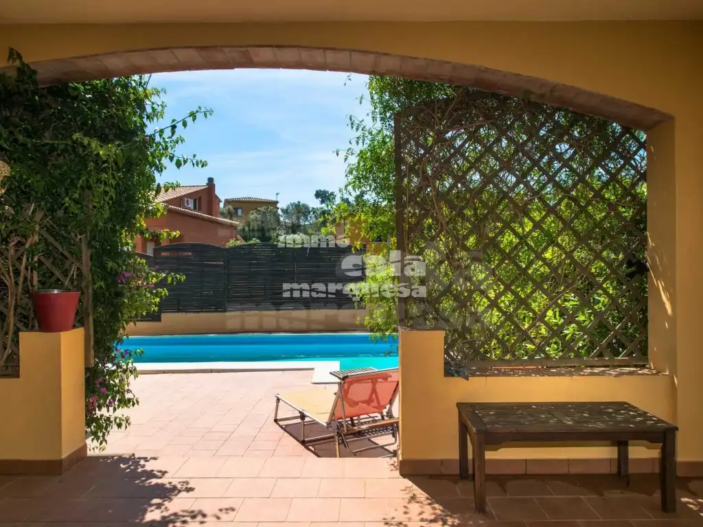 Detached house with pool for sale in Residencial Begur - Esclanyà
