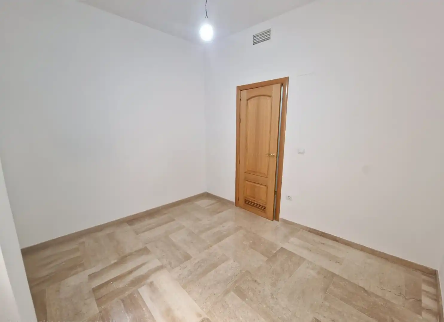 Flat for sale in Fernán-Núñez  with Air Conditioner, Storage room and Furnished