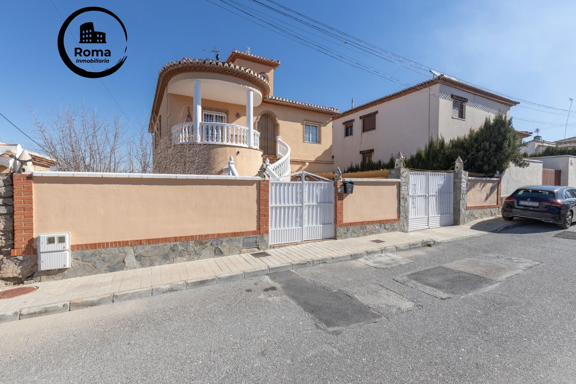 Vista exterior de Casa o xalet en venda en Alhendín amb Aire condicionat, Calefacció i Jardí privat