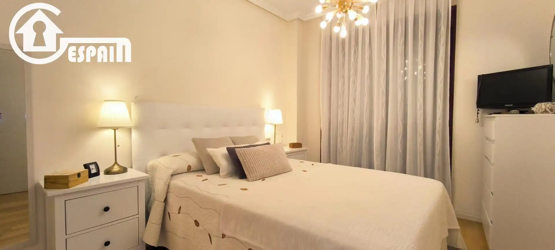 Bedroom of Flat for sale in Madrid  with Air Conditioner, Heating and Private garden