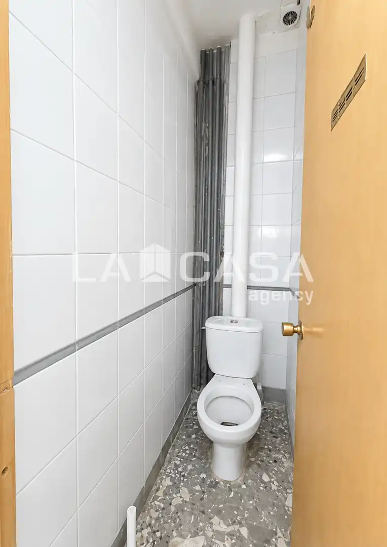 Local comercial en venda a Artigues - Llefià, imagen 5