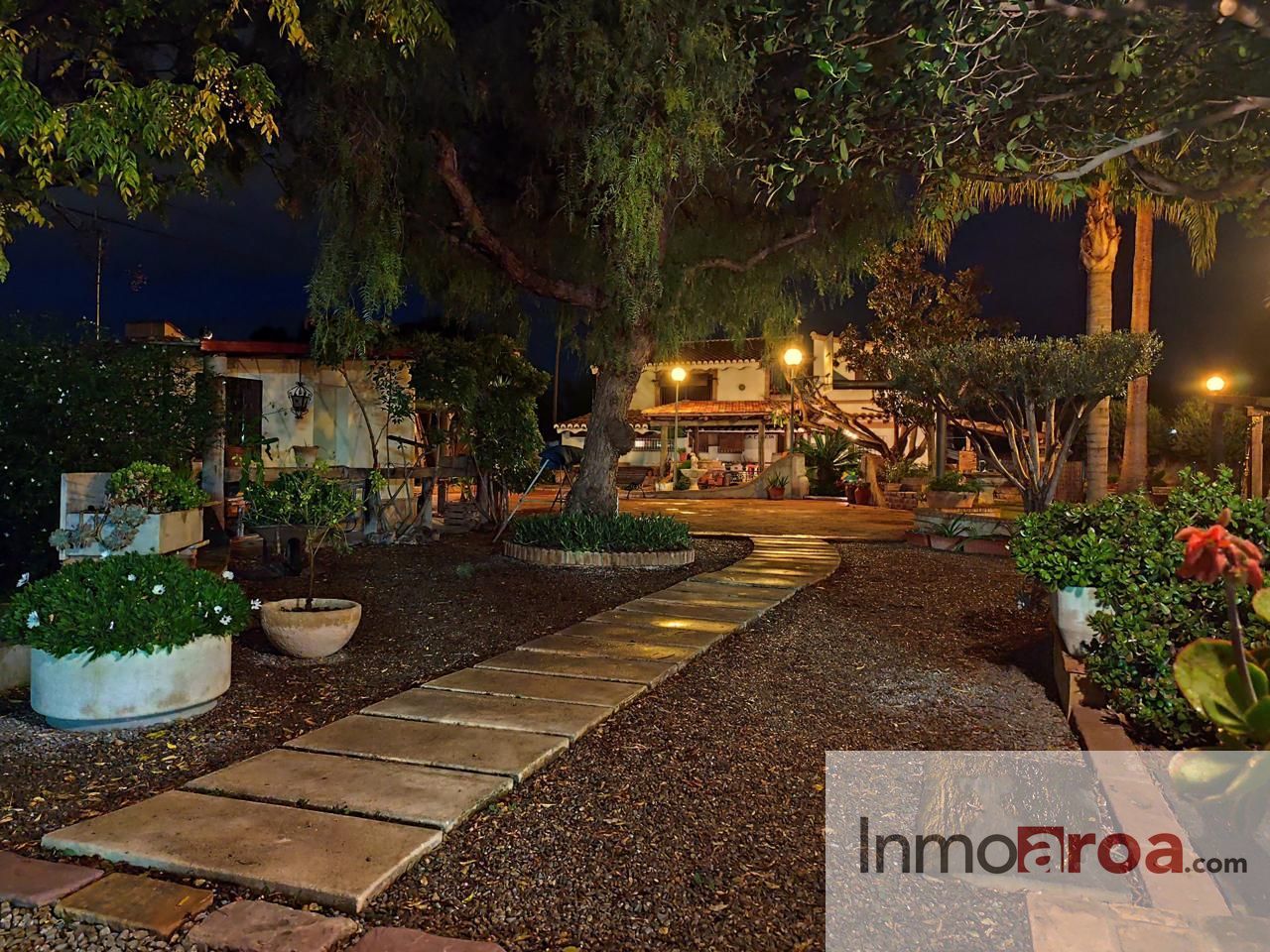 Vista exterior de Casa o xalet en venda en Bétera amb Aire condicionat, Jardí privat i Terrassa