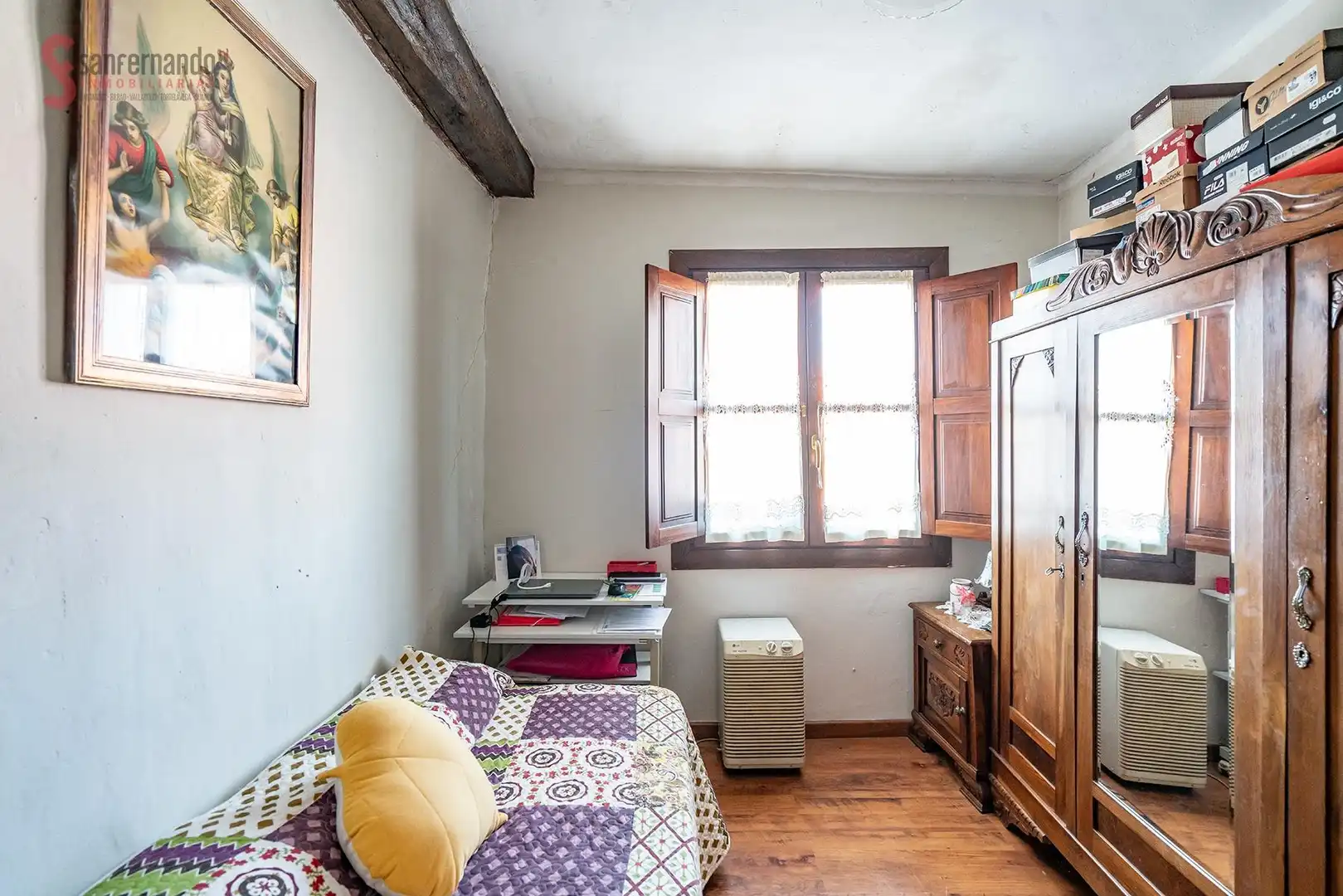Habitación de Casa adosada en venta en Torrelavega  con Jardín privado, Terraza y Trastero