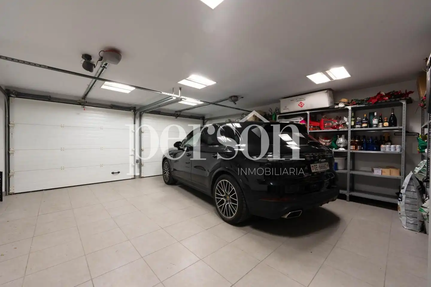 Parking de Casa o chalet en venta en La Pobla de Vallbona con Aire acondicionado, Calefacción y Jardín privado