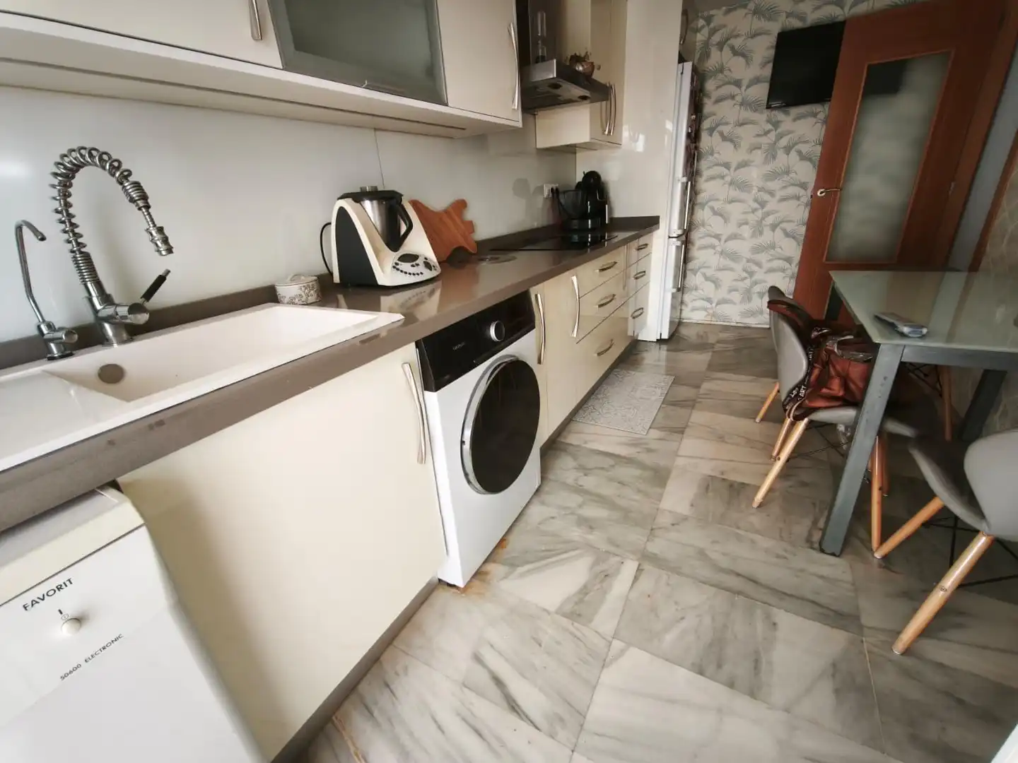 Kitchen of Duplexes for sale in Benidorm  with Air Conditioner, Terrace and Community pool