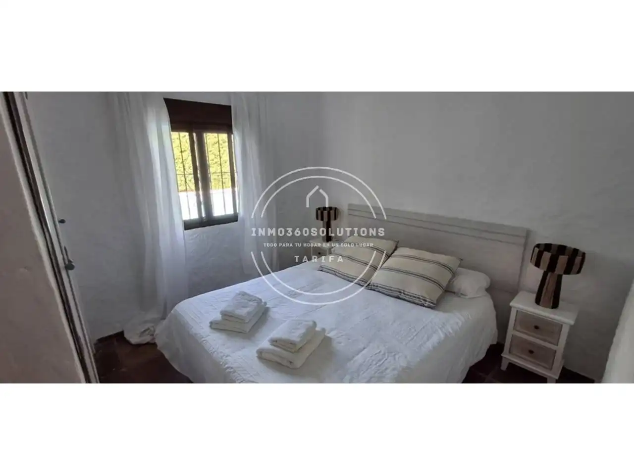 Dormitori de Finca rústica en venda en Tarifa amb Aire condicionat, Jardí privat i Terrassa