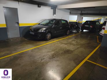 Doble amb ascensor en venda a Rúa de María Berdiales 20