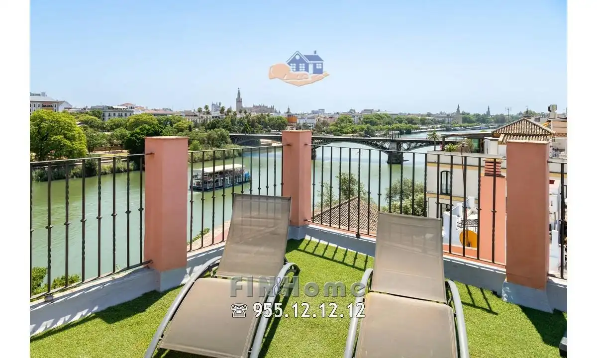 Terraza de Ático de alquiler en Sevilla con Aire acondicionado, Calefacción y Jardín privado