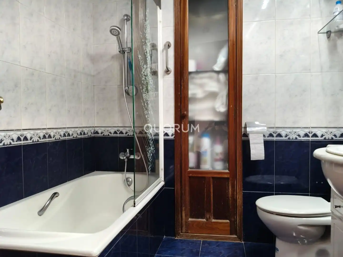 Badezimmer von Wohnung zum Verkauf in Bilbao  mit Heizung
