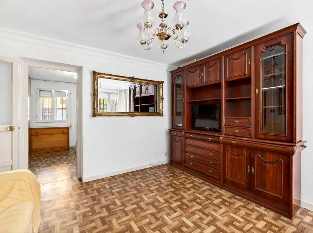 Comedor de Planta baja en venta en Madrid con Calefacción