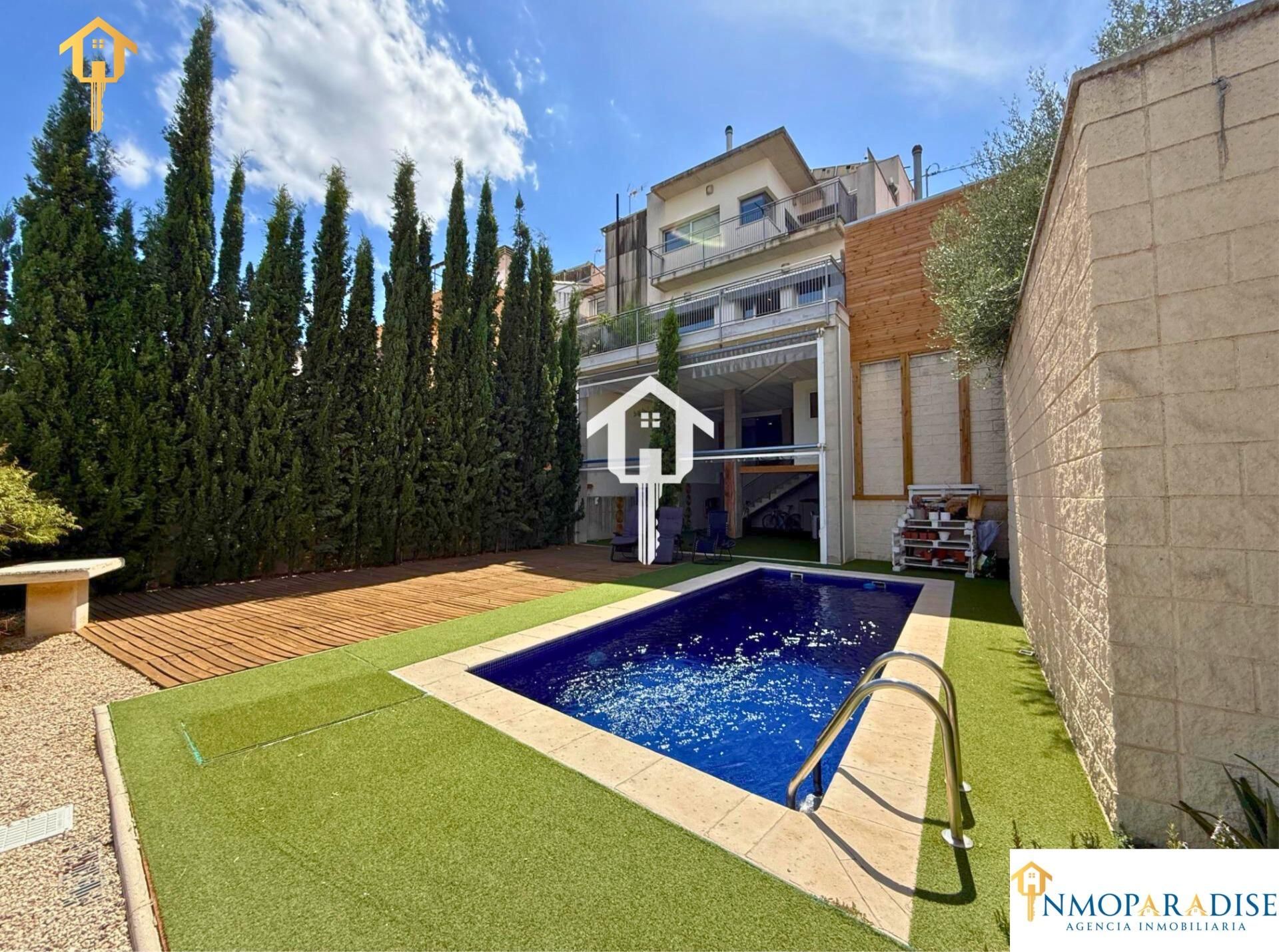 Exterior view of Single-family semi-detached for sale in Alcoy / Alcoi  with Air Conditioner, Private garden and Terrace