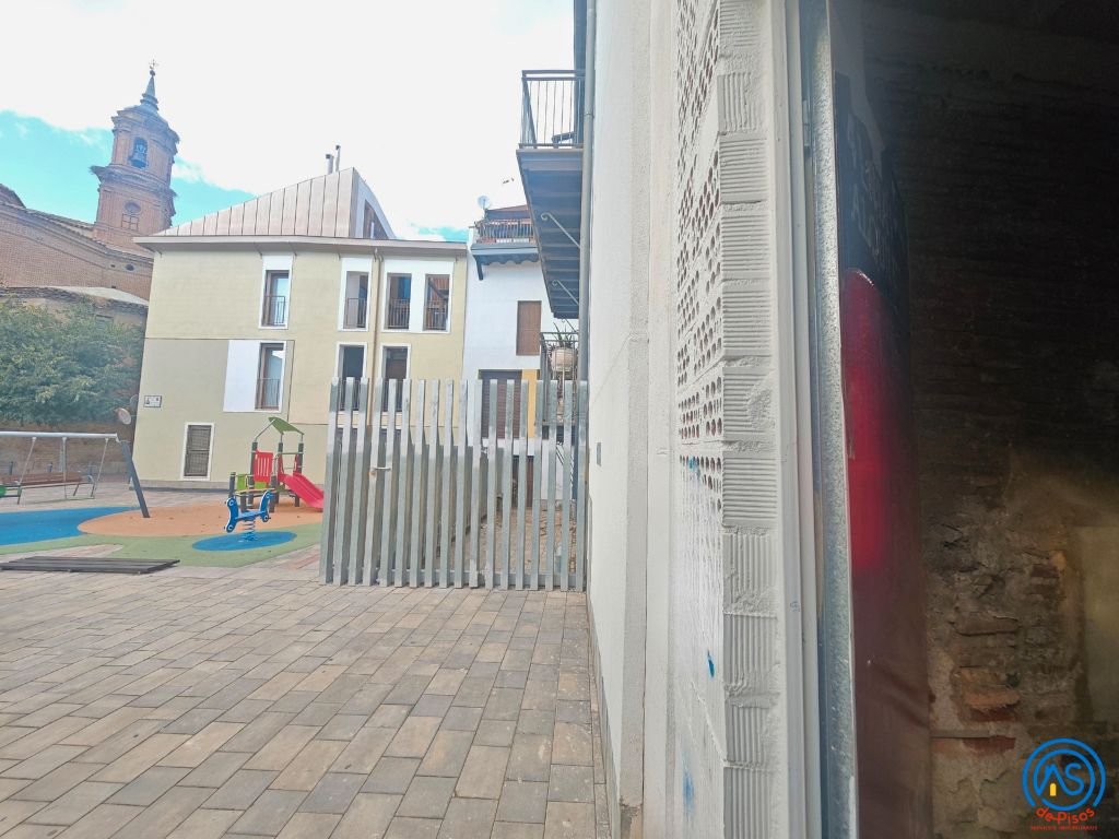 Vista exterior de Local de alquiler en Tudela con Terraza