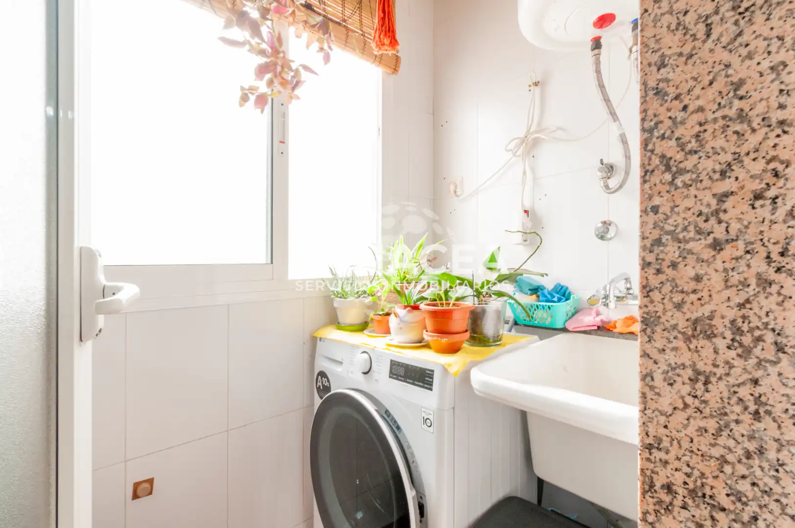 Bathroom of Flat for sale in Roquetas de Mar ciudad