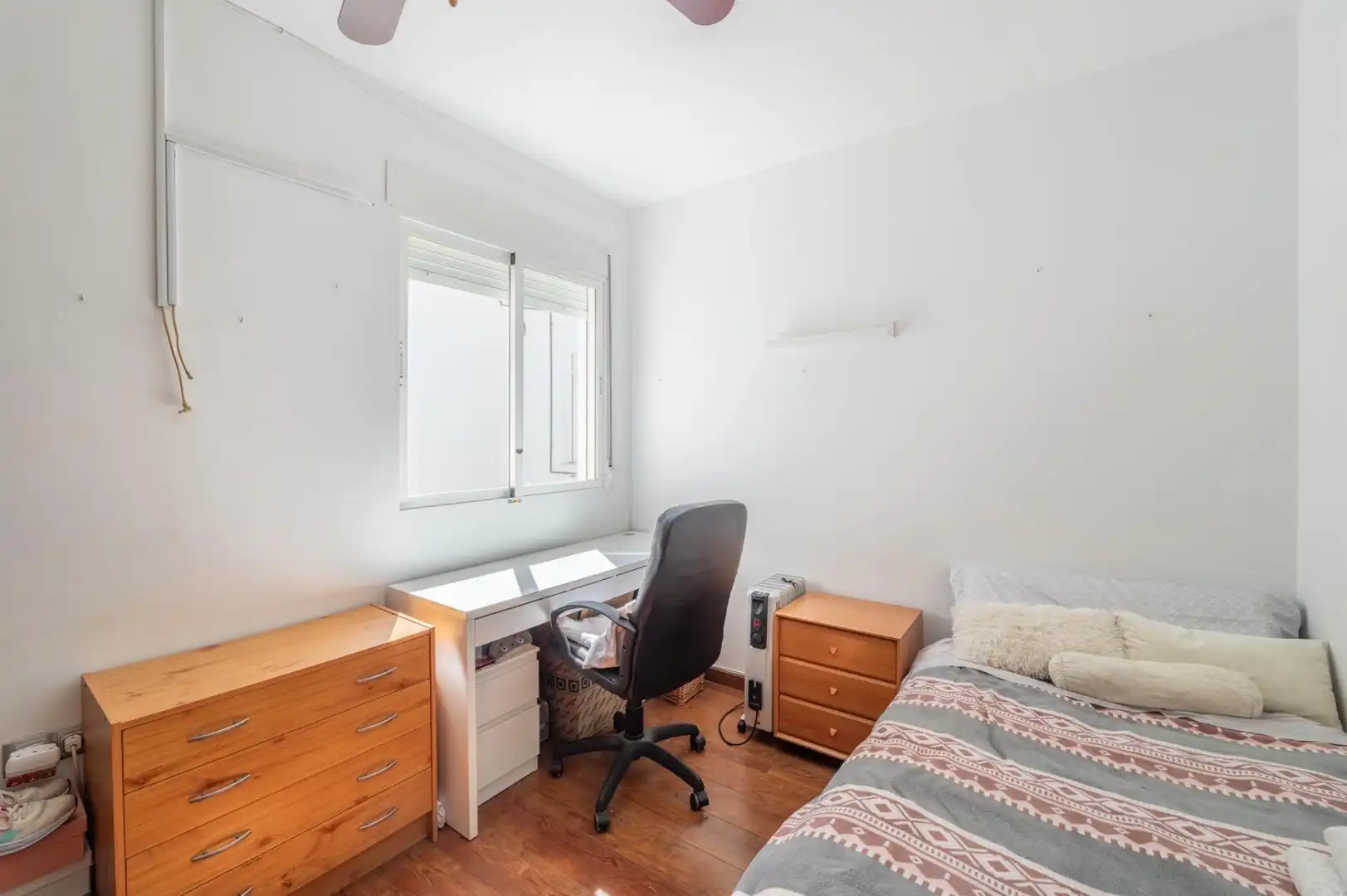 Habitación de Ático en venta en Armilla con Aire acondicionado, Trastero y Amueblado
