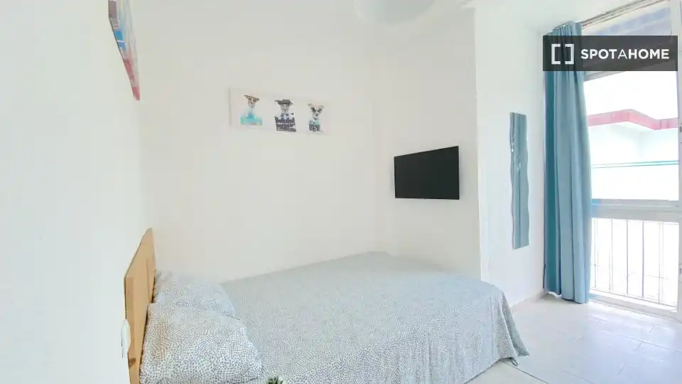 Bedroom of Flat for rent in Sevilla  with Air Conditioner, Heating and Furnished