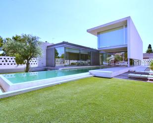 Piscina de Casa o xalet en venda en Cáceres Capital amb Aire condicionat, Calefacció i Jardí privat